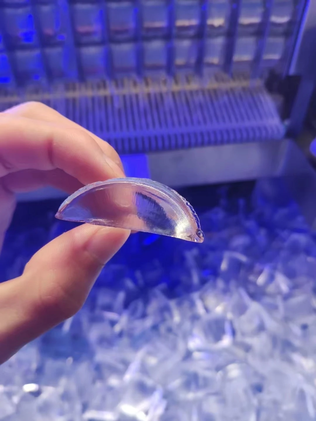 Factory Direct Price  90kg/24h Crescent Ice Machine Ice Cube Machine Ice Cube Making Machine for Bar/Coffee Shop/Drink/Home Use