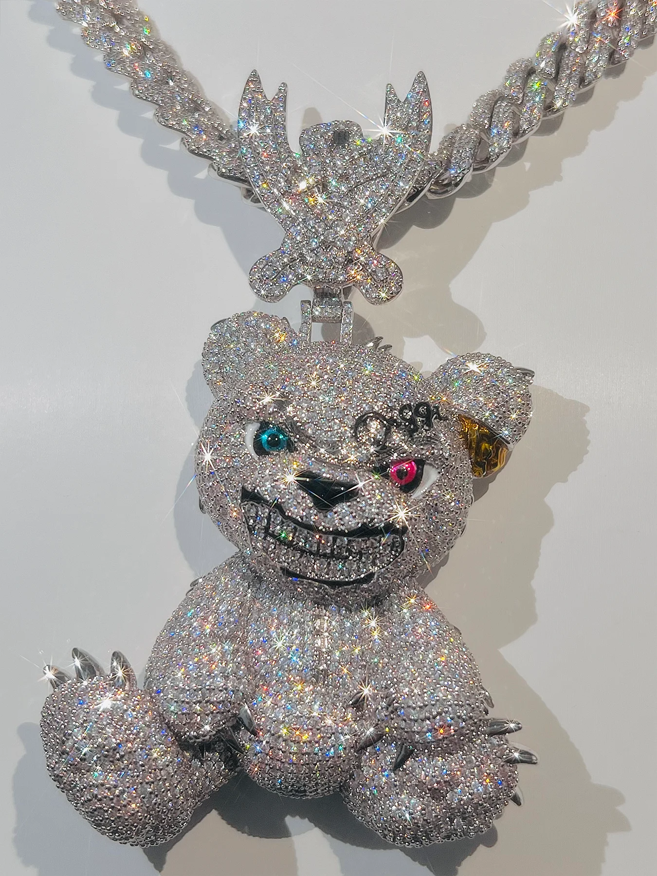 Custom Hip-hop Cartoon Bear Pendant with Exquisite Ice Crystals Fully Encrusted, Solidly Filled with Sturdy Materials