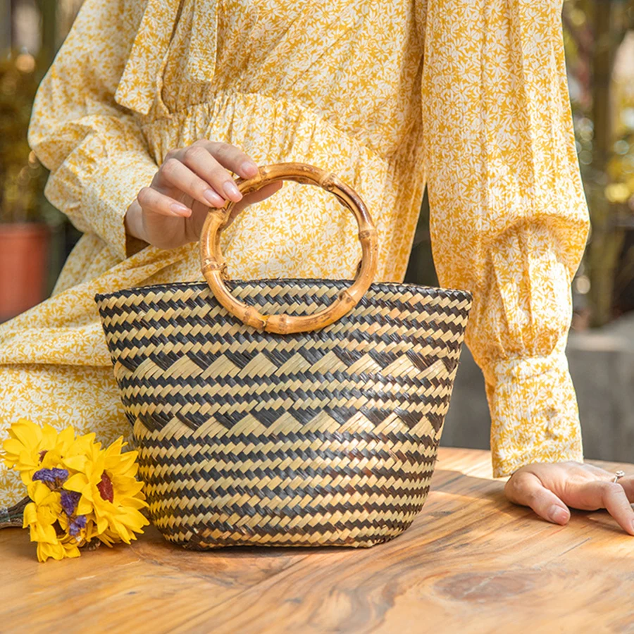

Bamboo Handle Handwoven Tote Bag Women's Daily Shopping Bag Large Capacity Shoulder Bag Patchwork Design Vegetable Basket Clutch