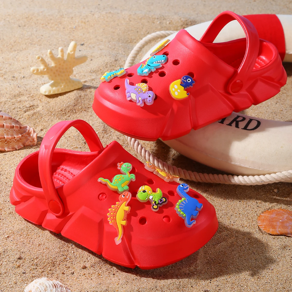 Atmungsaktive Freizeit-Clogs für Jungen mit leuchtender Cartoon-Dinosaurier-Dekoration, leichte Clogs für Dusche, Strand und Pool 3057 – Detail 29