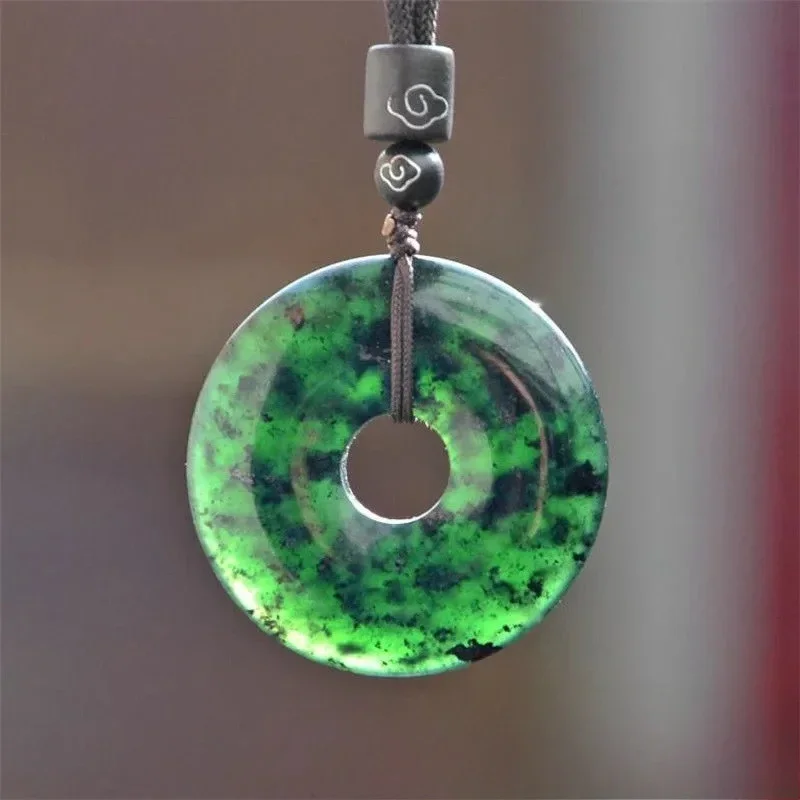 Transparent green herbal king stone safety buckle pendant Magnetic safety buckle Dark green serpentine