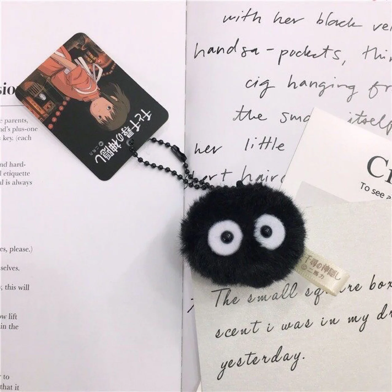 Porte-clés boule de charbon en peluche, 1 pièce, pendentif Qianyuan Qianxun adapté aux fans d'anime Miyazaki Hayao, breloque de sac à dos courtya