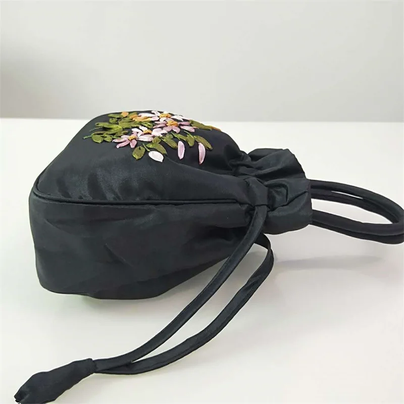 Women Bucket Bag Top Handle Ladies Handbag Phone Bag Summer Small Purse National Style Embroidered Flower Pattern Drawstring Bag view 6