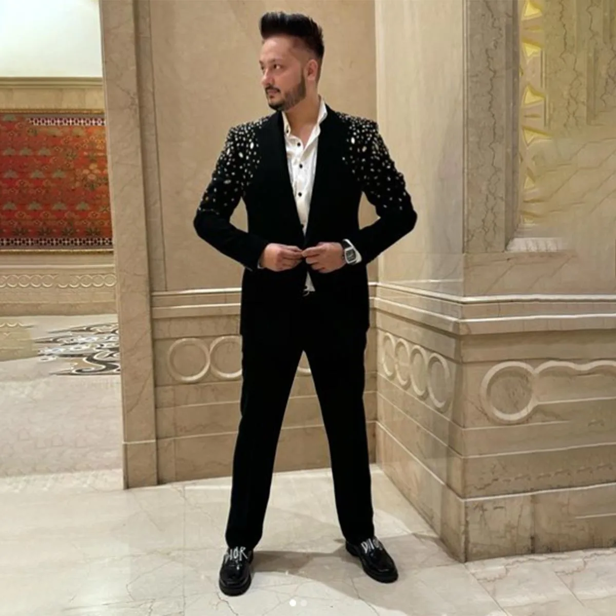 

Customized Luxury Beaded Crystals Men Suits For Wedding Jacquard Groom Tuxedo 2 Pieces Sets Male Prom Blazers Single Breasted
