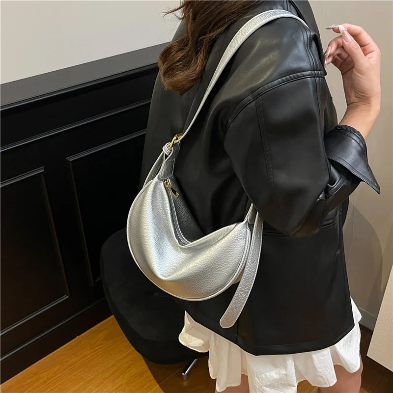 

New Commuter Dumpling Bag Women, Textured Niche Messenger Bag, Fashionable Shoulder Model, Casual and Versatile Style