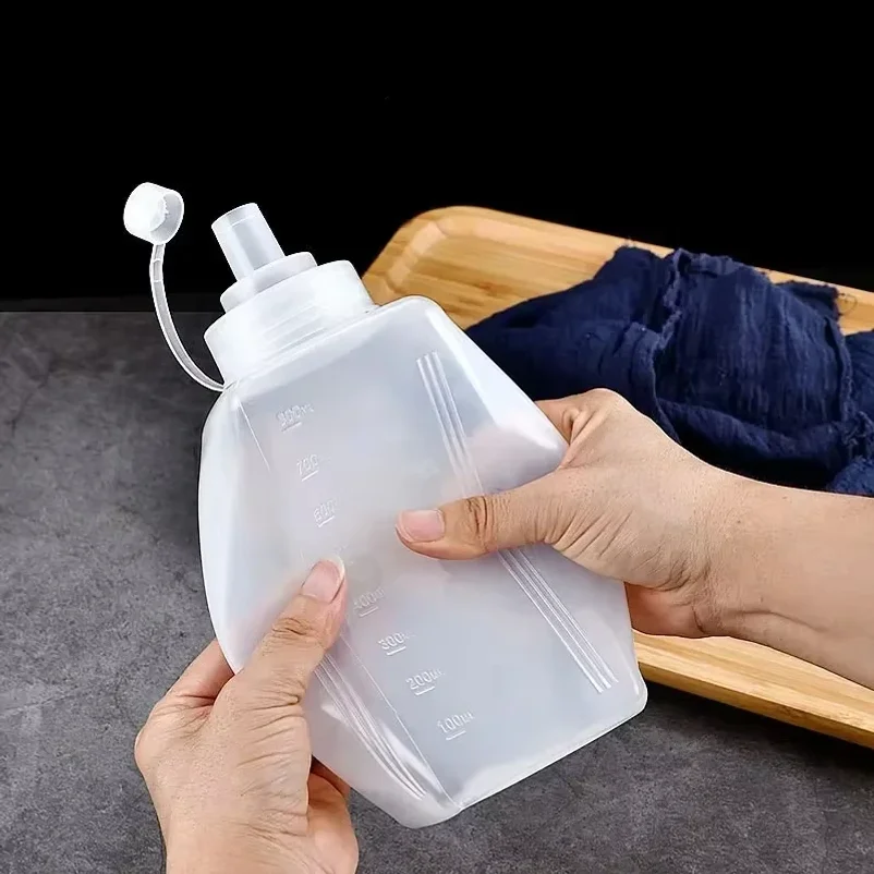Plastic Squeeze Sauce Bottle Large Caliber, for Jam Salad Dressing Vinegar Ketchup Gravy Kitchen Condiment Dispenser Tool