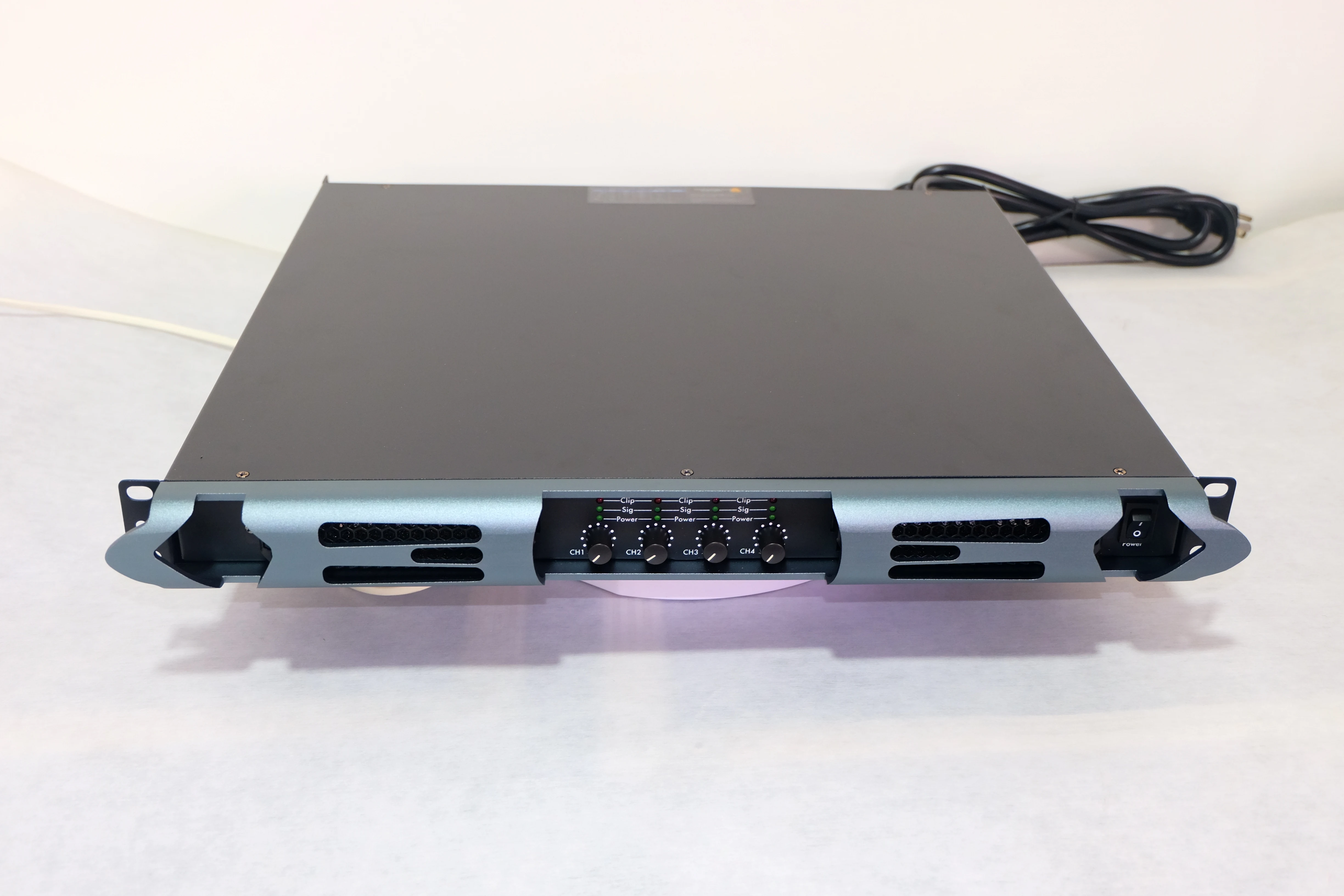 

DA18K4 4-Channel 18000W Class D Professional Power Amplifier 1U Rack Mount High Power Audio Amp for Stage Concert Club Show