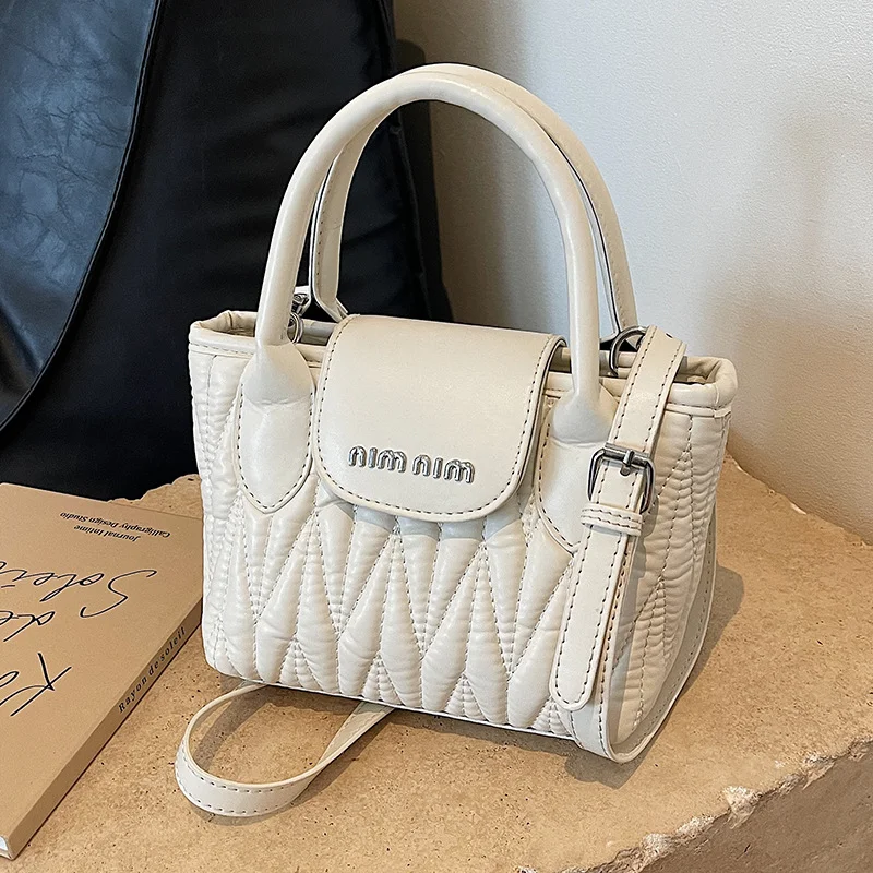 

Women's casual simple handbag Fashionable casual crossbody bag Korean version of small and lightweight shoulder bag