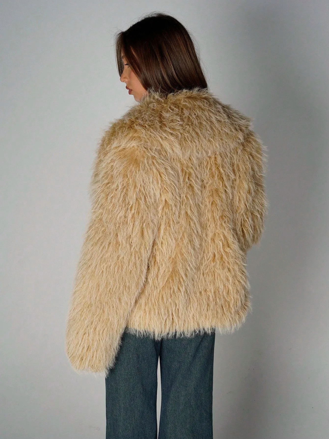 Women's Fluffy Faux Fur Coat Shaggy Lapel Collar Beige Cropped Oversized Winter Warm Jacket Elegant Luxe Chic Boho Vintage