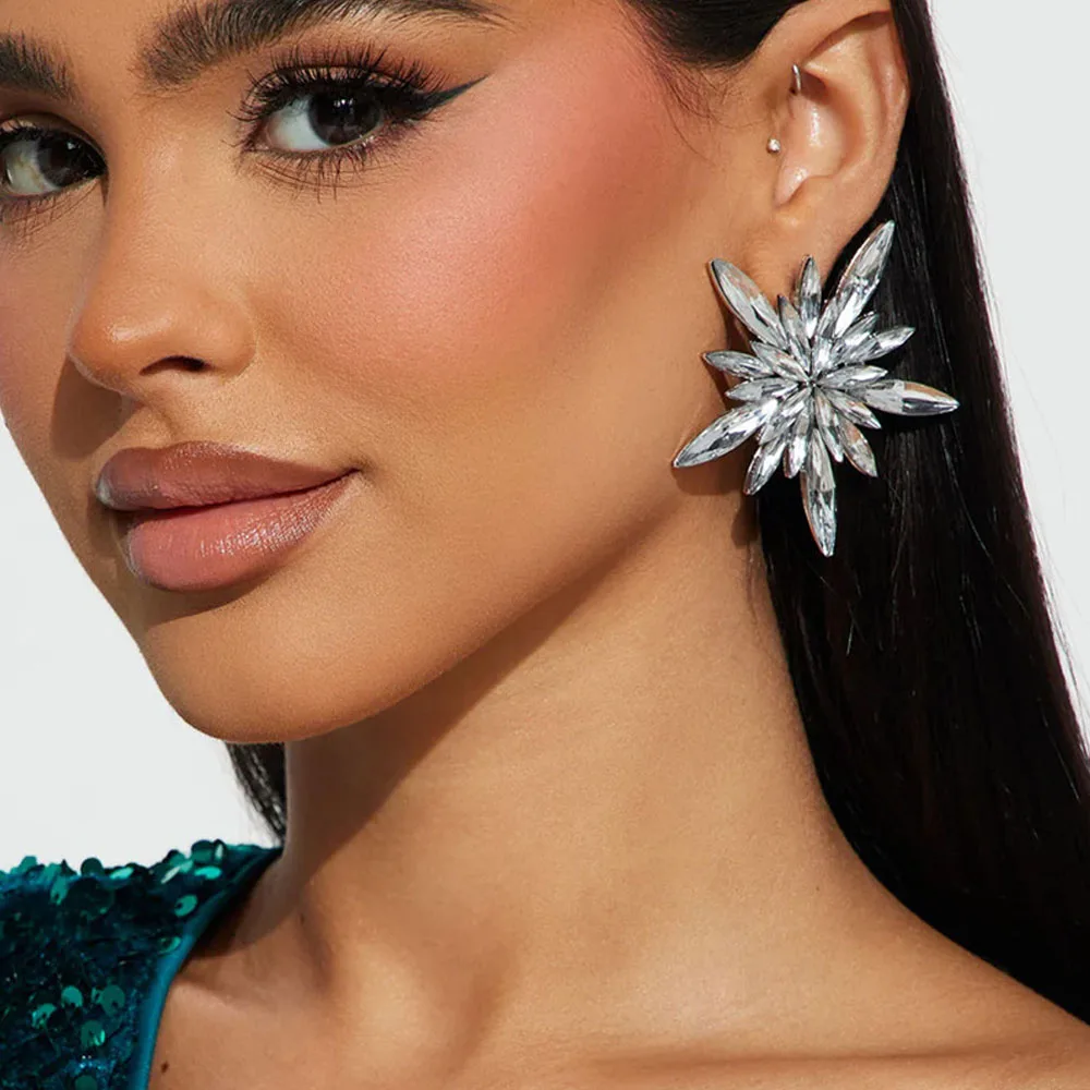 2026 Exaggerated Snowflake Earrings Christmas Jewelry for Women Fashion Large Rhinestone Dangle Earrings New Year Accessories