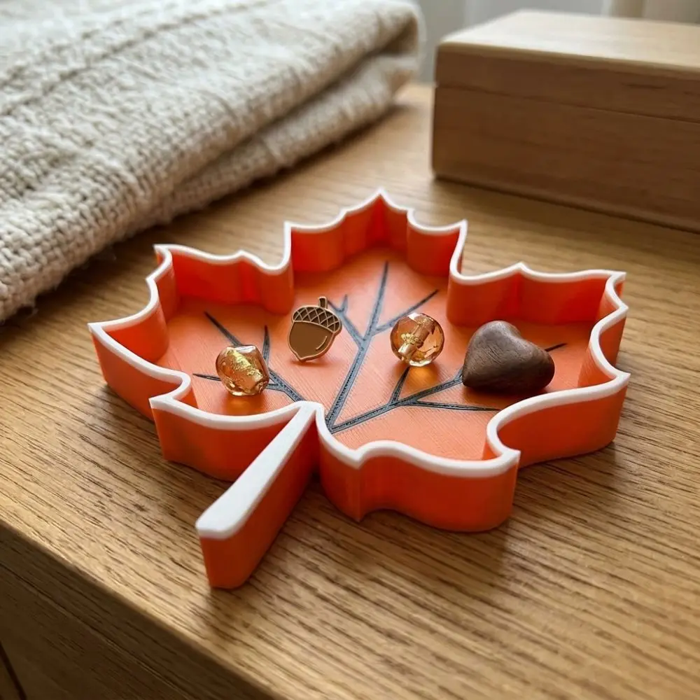 3D Printed Maple Leaf Trinket Tray Fall Theme Maple Outline Autumn Leaf Storage Tray Plastic Minimalist Entryway Key Dish