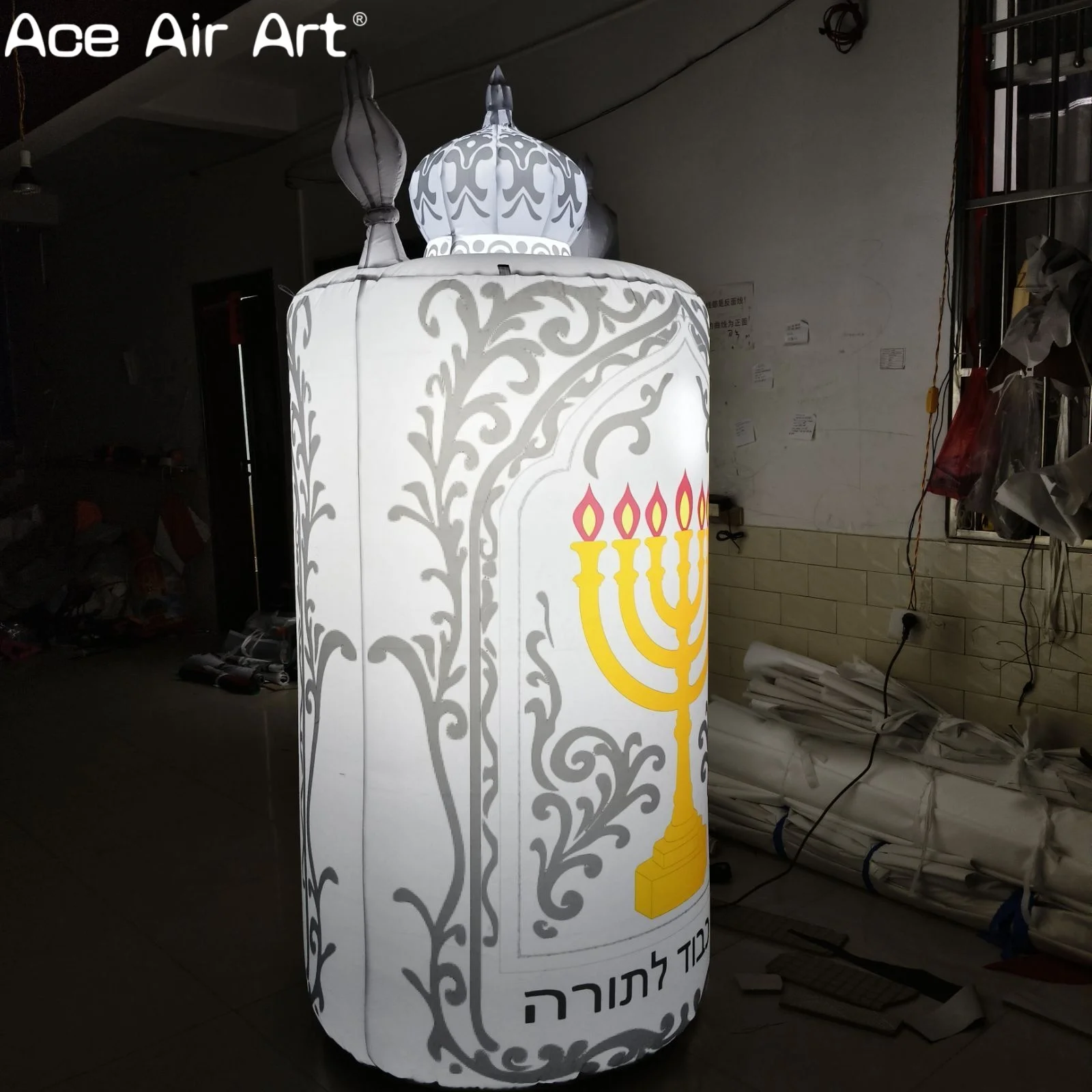 Opblaasbare scrollcilinder met kroon- en chanoeka-kaarsen LED-verlichte opblaasbare vakantiedecoratie voor Joodse festivals en evenementen