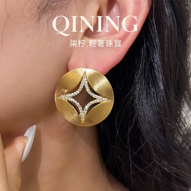Sahara sunset gilt star earrings retro matte gold brushed zircon stud earrings commuter noble high sense earrings