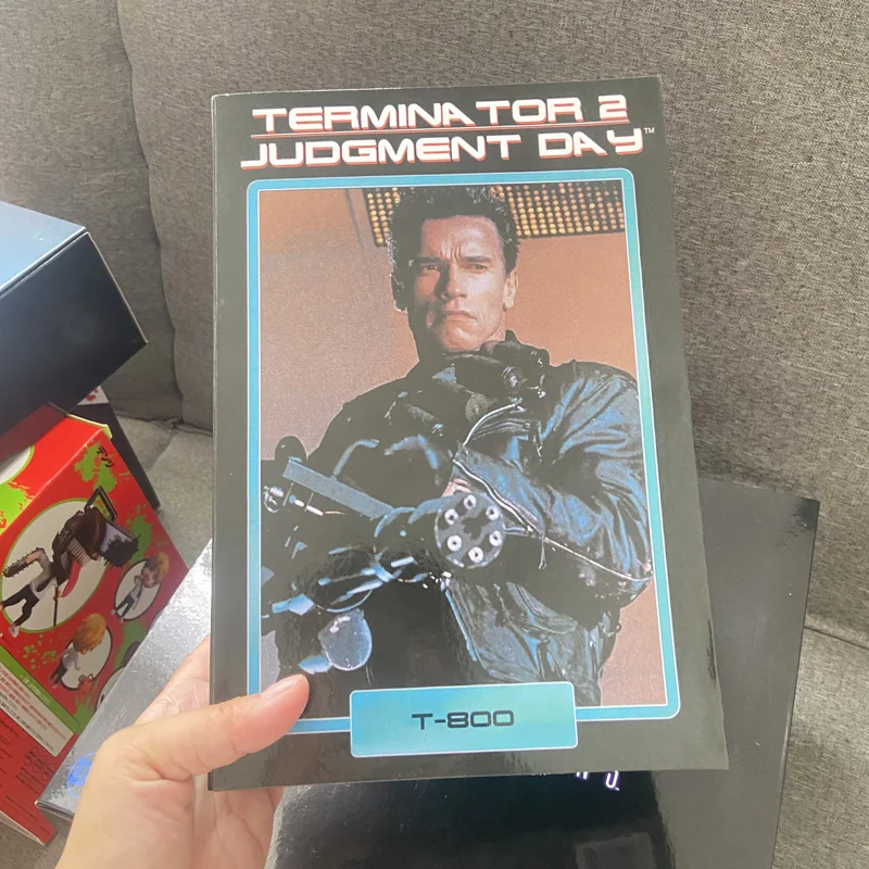 

NECA Ultimate Terminator T-800 Арнольд Шварценеггер Фигурка Судьба День Коллекционная модель из ПВХ Игрушка Военный повреждение 7 "18 см
