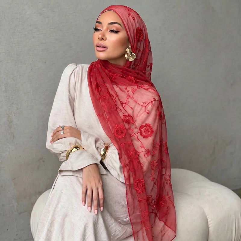 Muslimischer Hijab mit Blumenstickerei