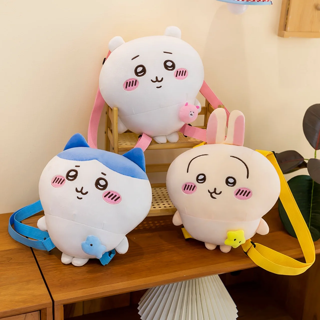 

Бесплатная доставка: Милая плюшевая игрушка-рюкзак/сумка через плечо Чиикава Хачиваре Усаги 25 см, кукла, подарок на день рождения