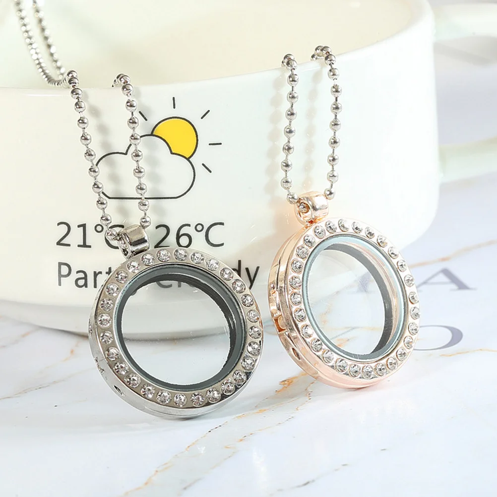 

4Pcs Exquisite Detail Decoration Photo Frame Necklace Durable Wear Not Easy to Fade Pendant Gift Photo Frame Necklace
