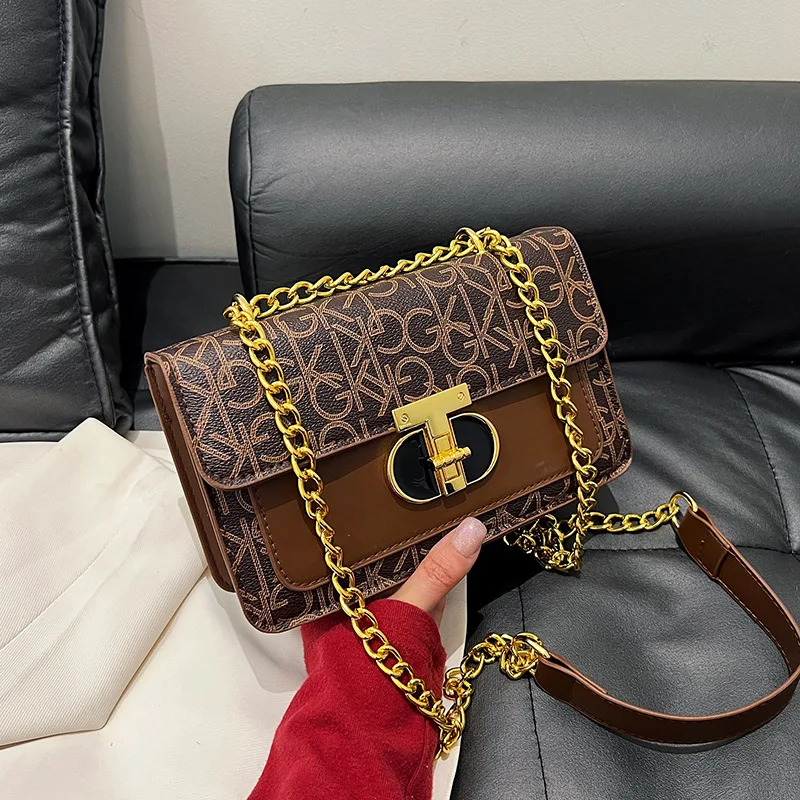 Vintage Letters Ladies Shoulder Bag Classic Fashion Chain Girls Crossbody Bag Handbag Underarm Bag Metal Decoration PU Material