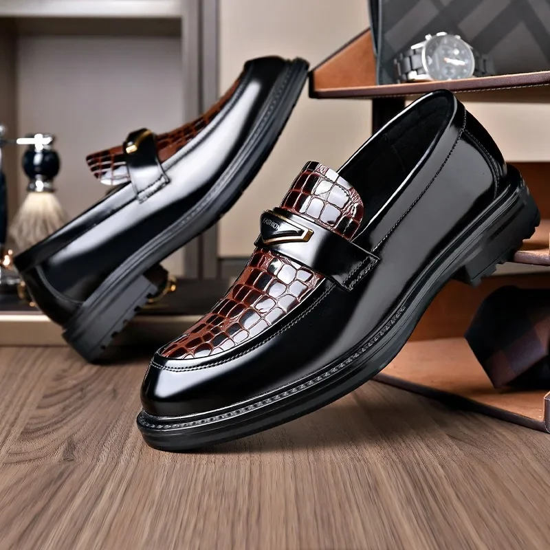 Zapatos de vestir de piel de vaca con patrón de cocodrilo para hombre, mocasines de estilo británico, zapatos de negocios para boda, primavera y otoño, nuevos