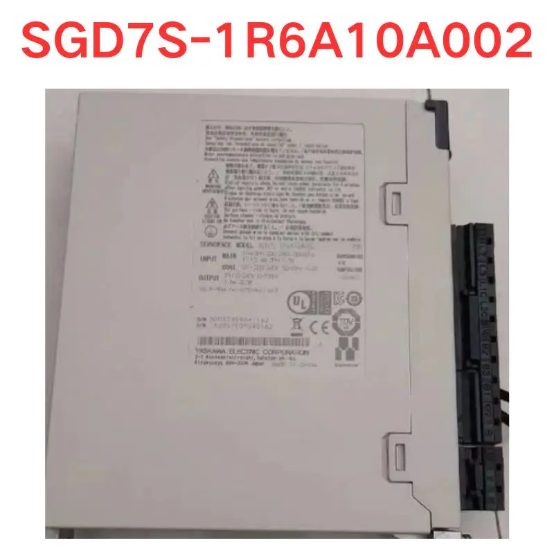 Used OEM disassembled parts SGD7S-1R6A10A002 Servo driver Functional test OK