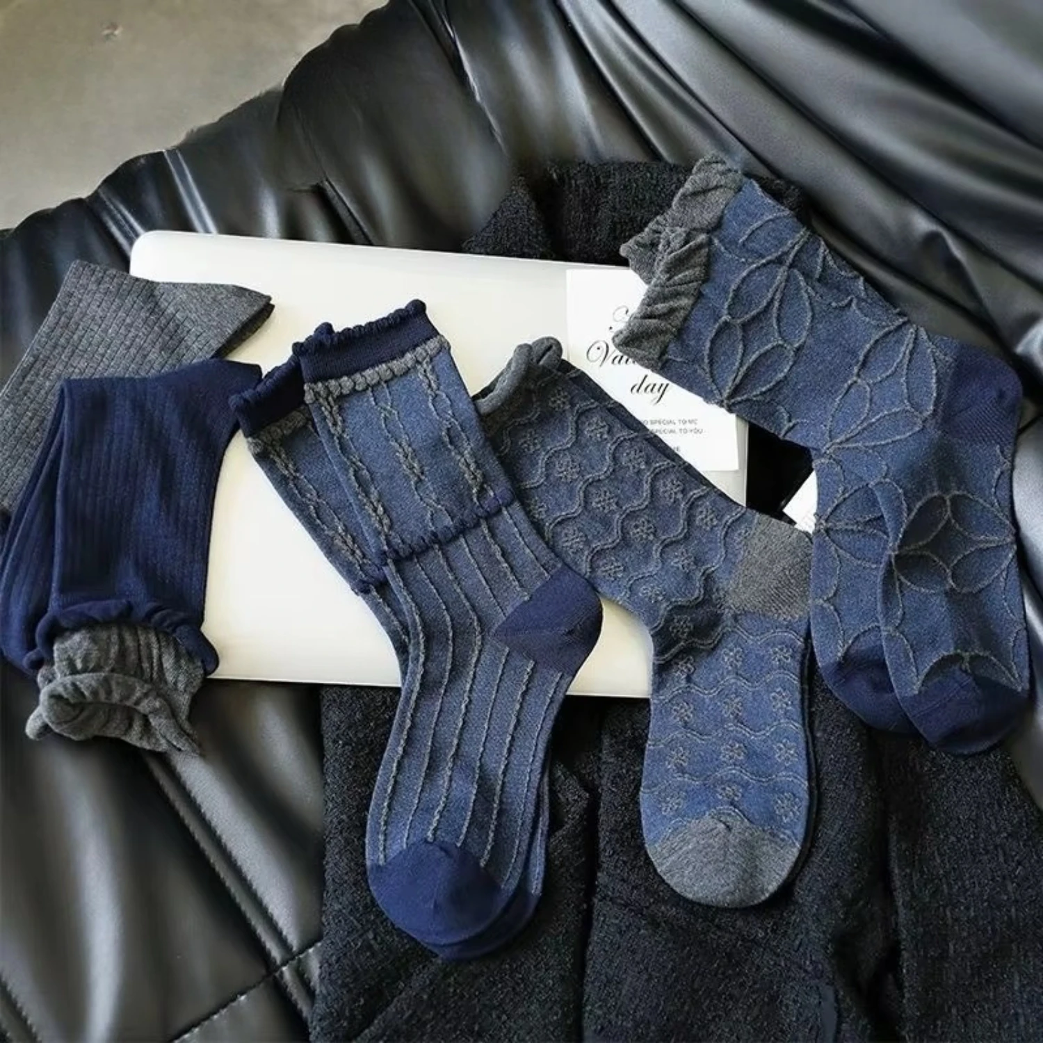 10-40Pairs of womens retro navy blue mid tube socks, fashionable classic texture artistic casual socks, suitable for all seasons