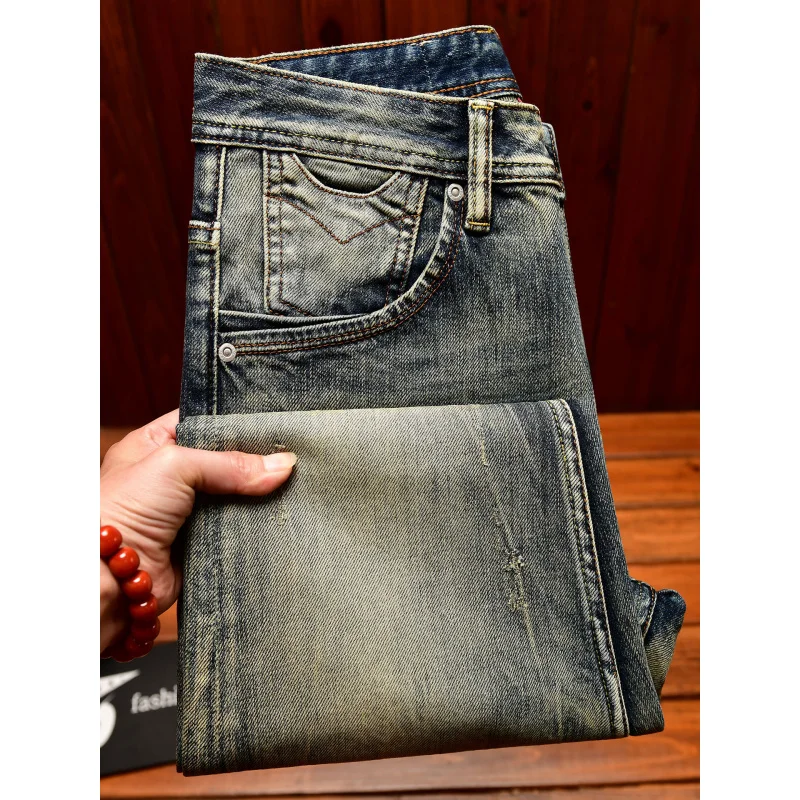 

Высококачественные мужские джинсы в стиле ретро, приталенный крой на маленьких ножках, модная американская уличная мужская одежда, осенние эластичные потертые брюки 2025 года.