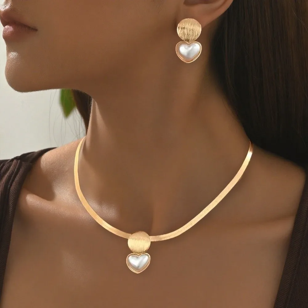 2 قطعة مجموعة الإبداعية الذهب اللون التعميم على شكل قلب قلادة على شكل قلب اللؤلؤ الأفعى العظام سلسلة مجموعات مجوهرات هدية إعطاء