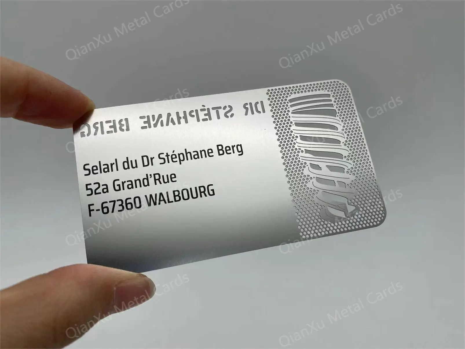 

50pcs/lot Factory OEM can be customized photo chemical etching die cut metal business cards