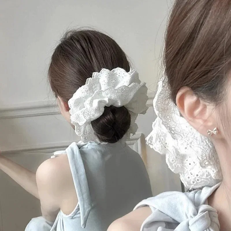Koreanischer Stil Damen-Scrunchies: Übergroßes weißes Spitzen-Haarband, Leder-Haargummi, Vintage Französisches Haarband, Süß und Elegant