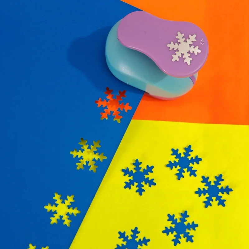 2 قطعة/المجموعة 2.5 سنتيمتر عيد الميلاد ندفة الثلج إيفا رغوة خرامة الورق آلة النقش الثلج مجموعة DIY بها بنفسك خاص عيد الميلاد دليل الإنشاء