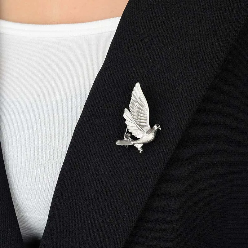 Metal Brooches Peace Dove Pins For Women Fashion Girls Corsage Festival Brooch Gifts Simple Banquet Dress Accessories Jewelry