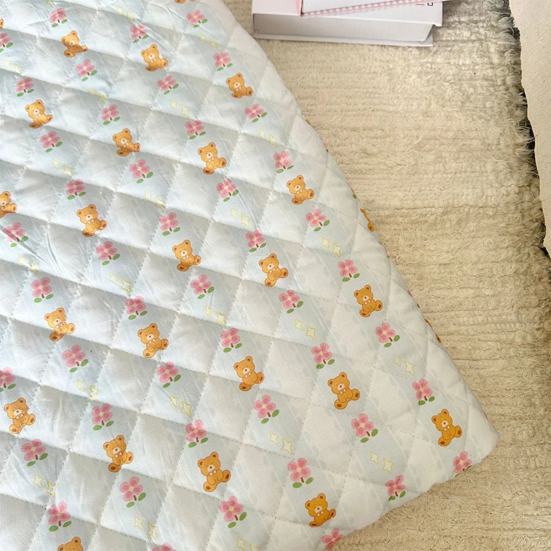 

140x90 см клип из хлопчатобумажной стеганой ткани с принтом медведя в полоску для теплых курток, сумок, пальто, постельные принадлежности, подушки, ткани ручной работы для шитья своими руками