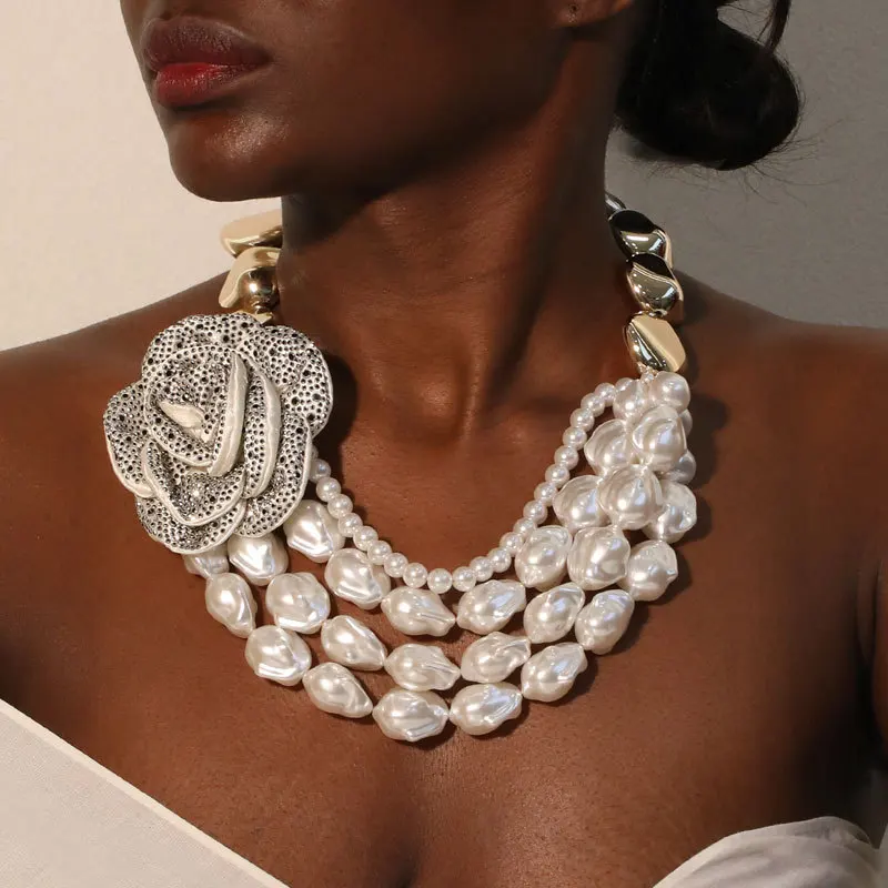 

1Pc Exquisite Vintage Pearl Necklace Bling Rose Pendant for Women Girl Trendy Vintage Wedding Party Jewelry,Christmas Decor Gift