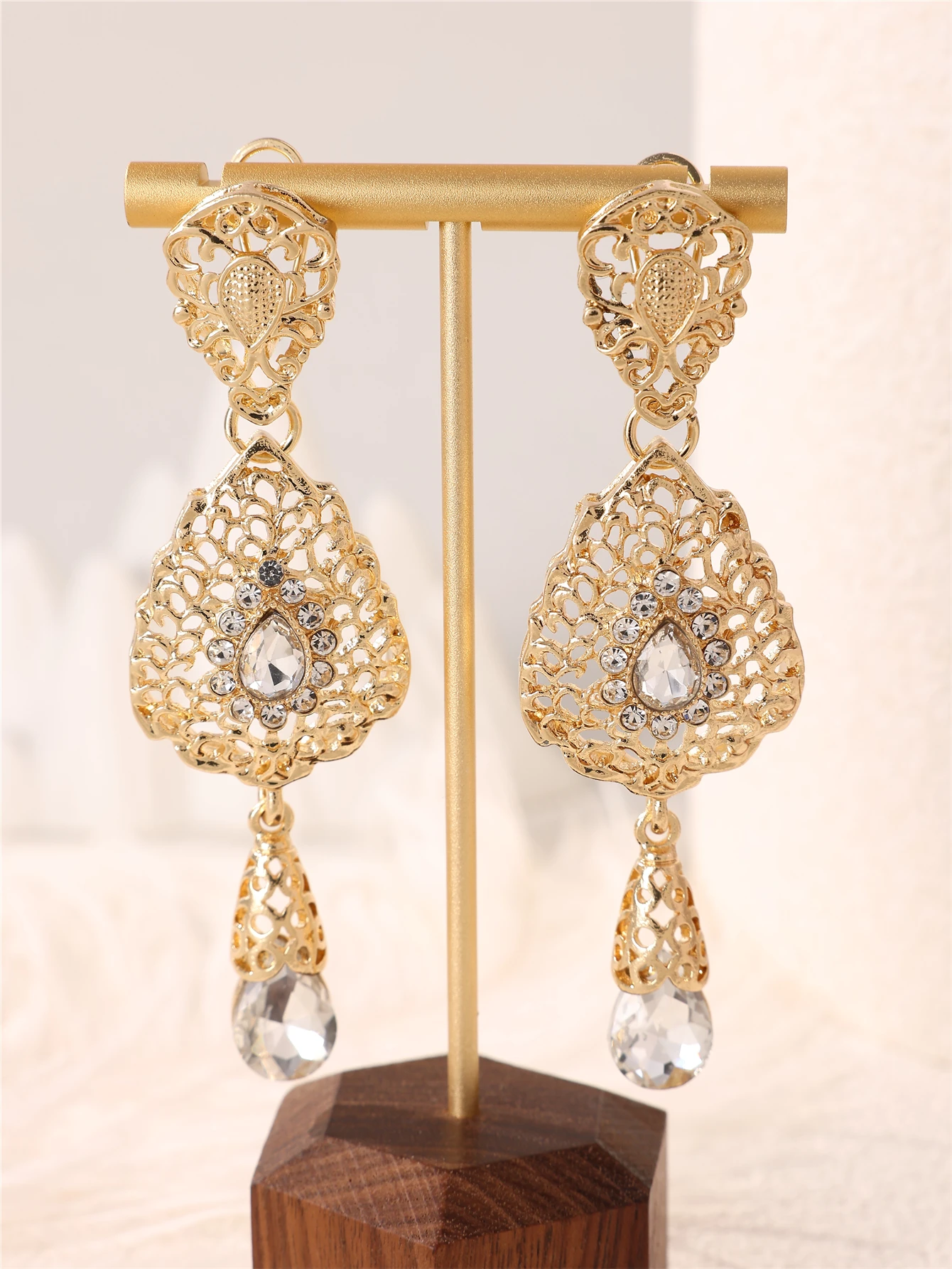 Luxury Moroccan Crystal Earrings Hollow Pattern Micro-Inlaid Rhinestone Earrings With Moroccan Bride Wedding Earrings Jewelry