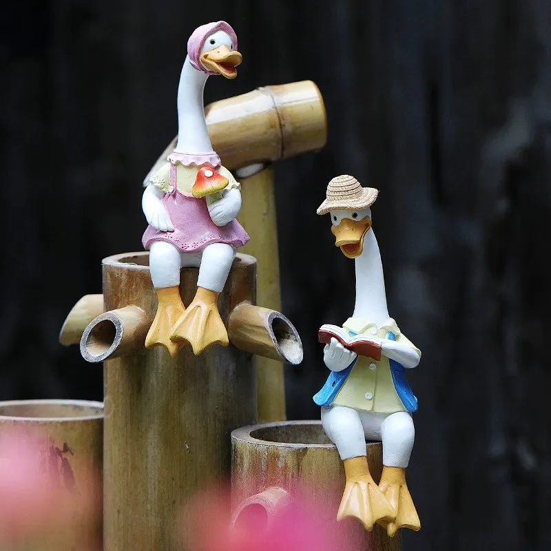 

Resin Duck Couple Figurines - Decorative Hand-Painted Collectibles for Various Room Types, Versatile Indoor & Outdoor Decor