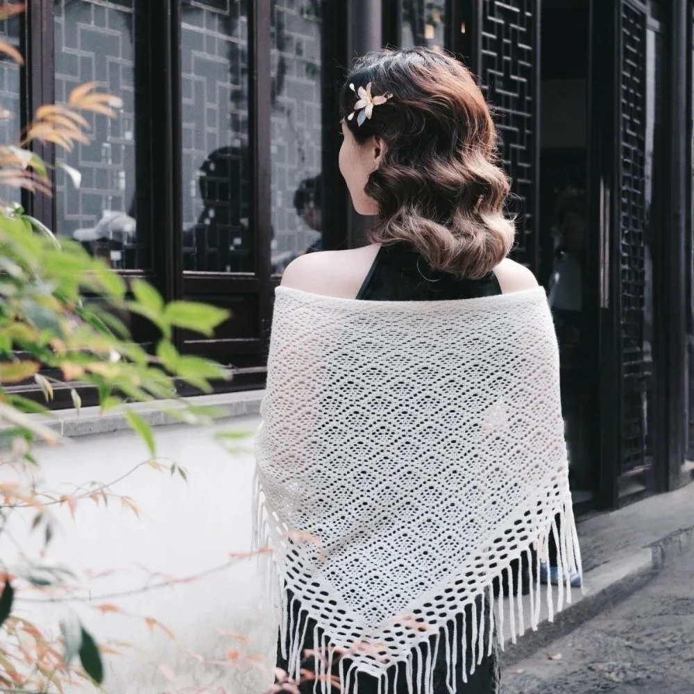 

Fashion Solid Color Women's Shawls Handmade Floral Tassel Scarf Cheongsam Accessories Embroidery Fringes Wraps Party Dinner