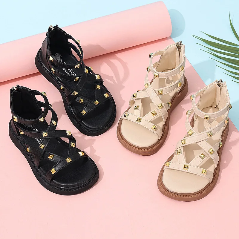 

Summer New Kids Sandals Girls Princess Rivet Sandals Soft Children Beach Shoes Fashion Roman Sandals Size 21-36 Versatile