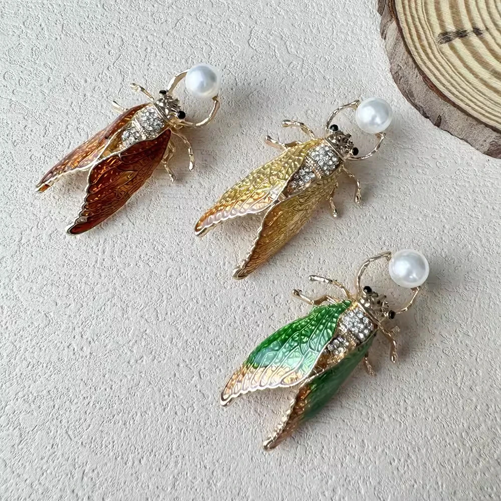 Women Men Cicada Insect Crystal Pearl Brooches Fashion Metal Cute Pins Jewelry Accessoreis Retro Clothing Corsage Unisex Gifts