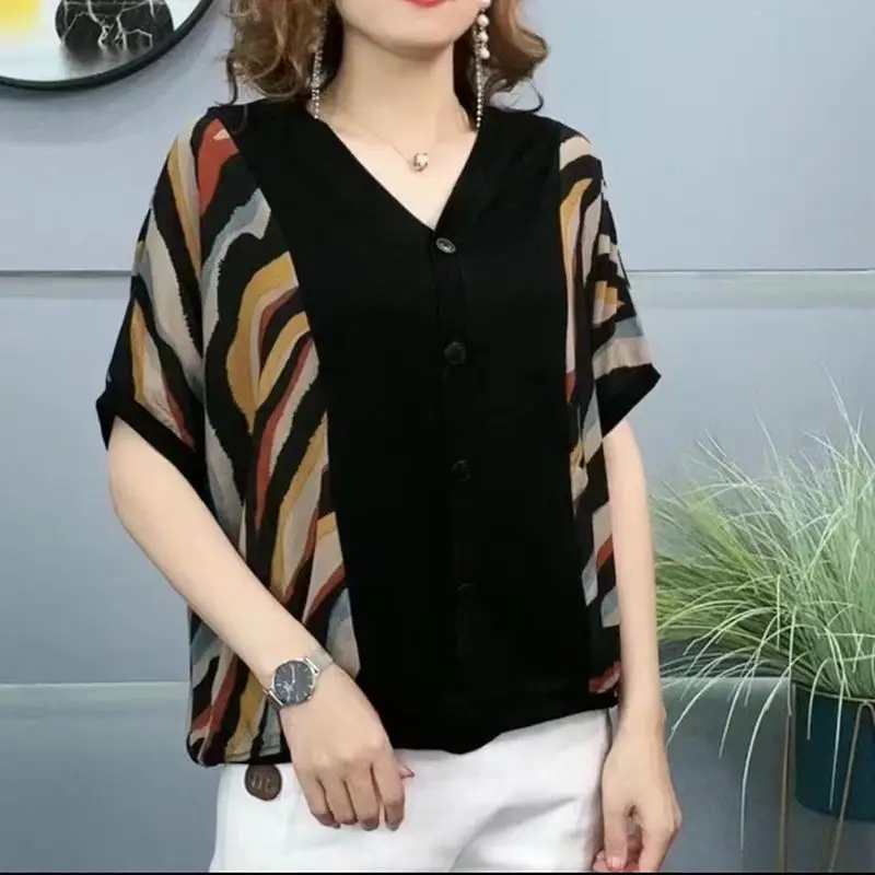 

Summer New V-neck Fashion Short Sleeve T-shirt Women Elegant Button Patchwork Pullovers Casual Loose Y2K Printing Youth Tops