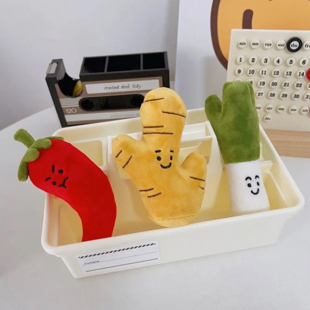 Llavero de estilo coreano con pimiento picante y jengibre, colgante de ajo, llavero de mujer relleno, colgante de verduras