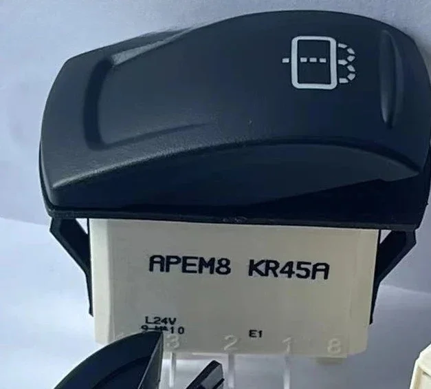 

KR45A boat shaped switch rocker switch bipolar 8-pin 2-speed unilateral reset MOM (NO) - NO