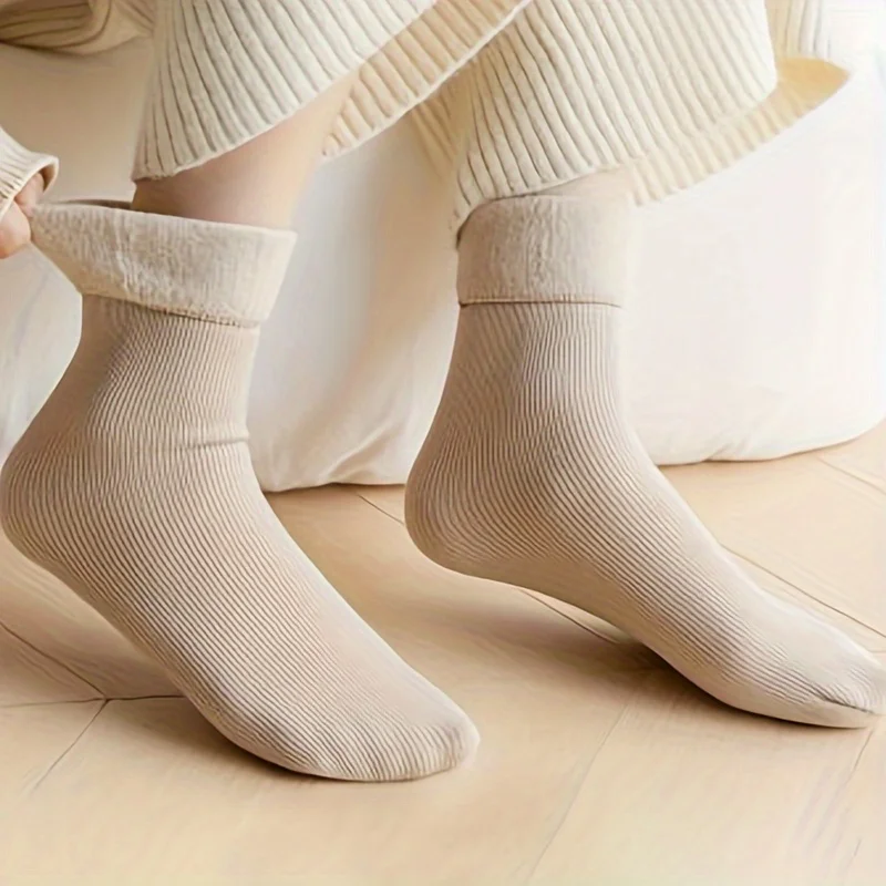 5 Paar Herbst/Winter dicke japanische Mode für Damen, einfache einfarbige, vielseitige, bequeme, warme, gerade Röhren-Schneesocken