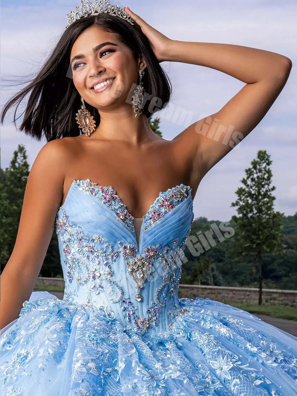 Customized Girls Quinceanera Dresses Crystal Beaded Appliques Prom Dress Off Shoulder Sweetheart Ball Gown Evening Vestides