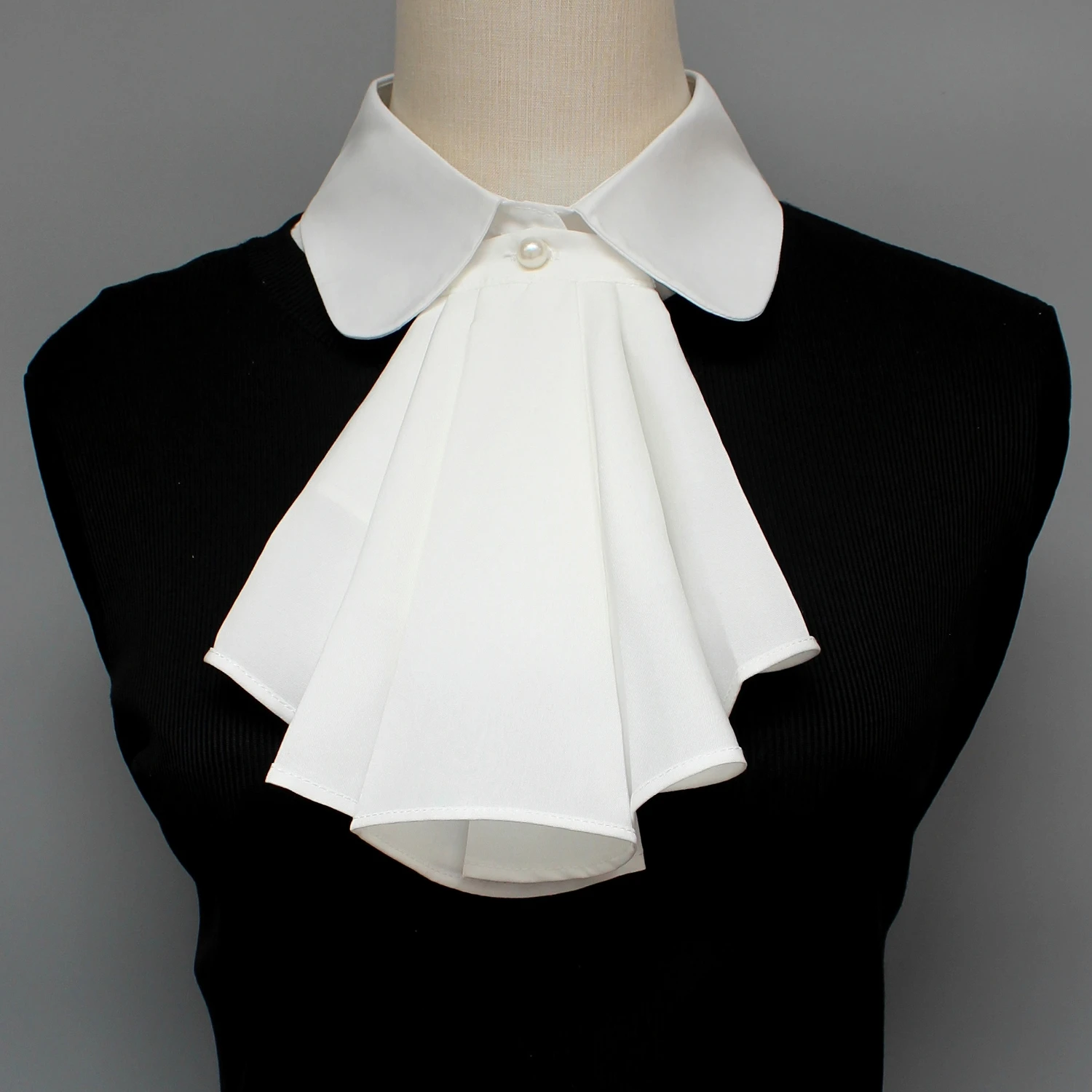 1 piece of white fake collar inspired by European medieval Renaissance ruffs, serving as a bib, cravat, equestrian collar access view 3