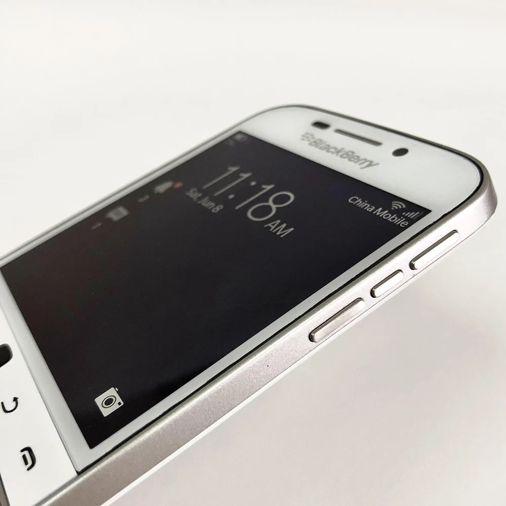 الأصلي بلاك بيري الكلاسيكية Q20 SQC100-1 الإصدار 4G الهاتف الخليوي المحمول 3.5 "واي فاي 16G ROM QWERTY لوحة المفاتيح غير مقفلة الهاتف المحمول