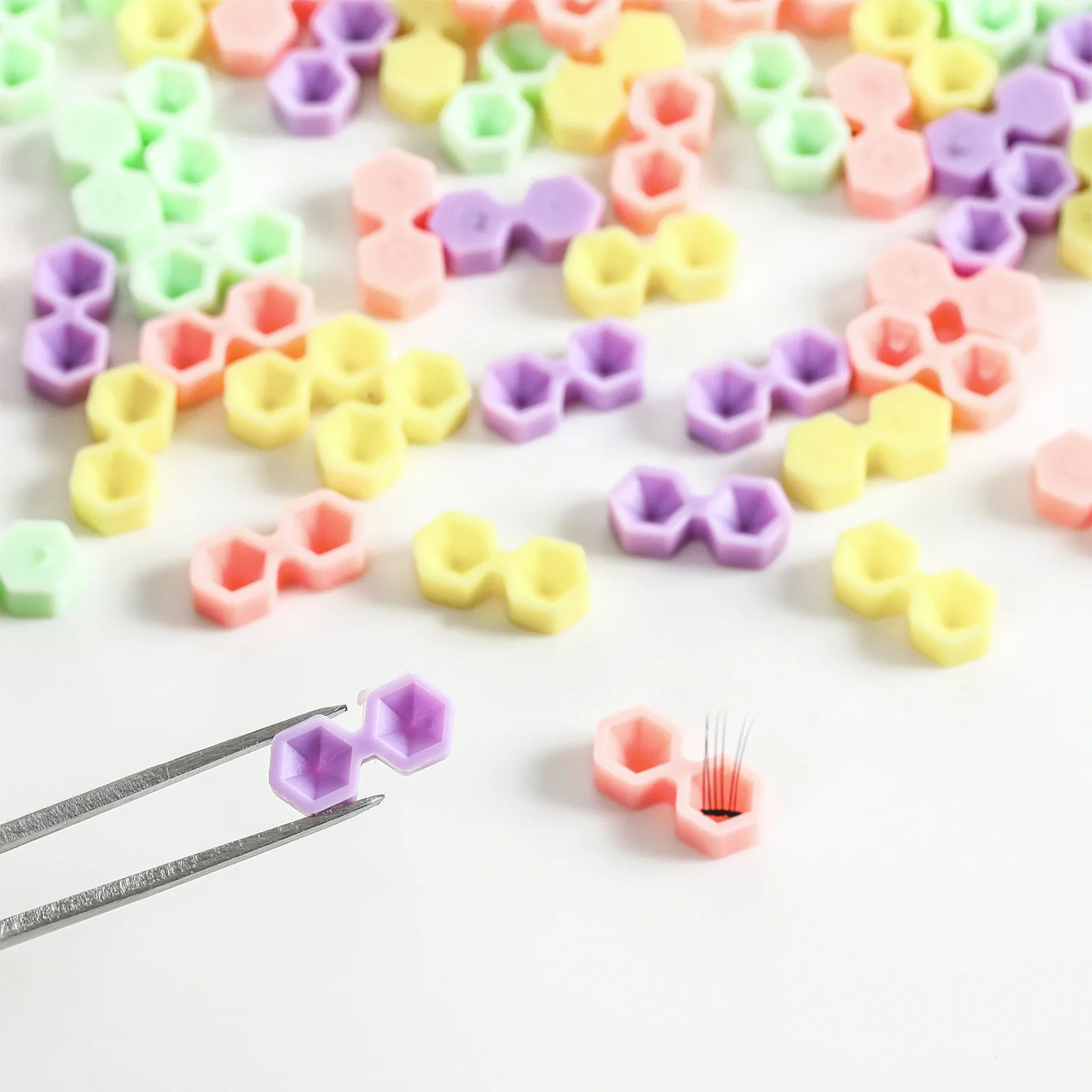 Eyelash Extension Glue Cup 2 Hole Honeycomb Tattoo Ink Pigment Holder Container Grafting Eyelashes Auxiliary Makeup Tool 200pcs