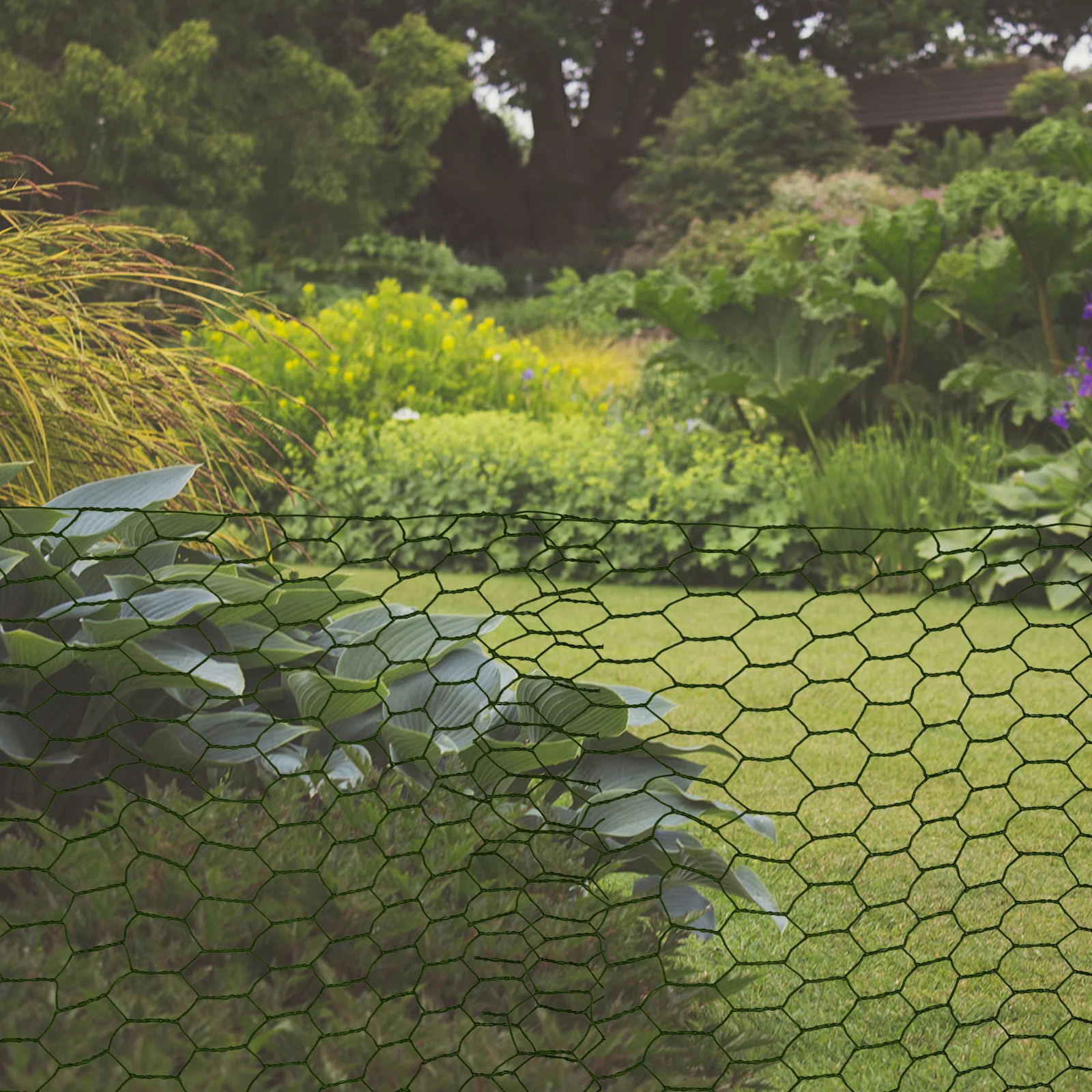 

Wide Green Coated Chicken Wire Mesh 1.2m X 30M Hexagonal Metal Net for Garden Fence Animal Enclosure Predator Protection