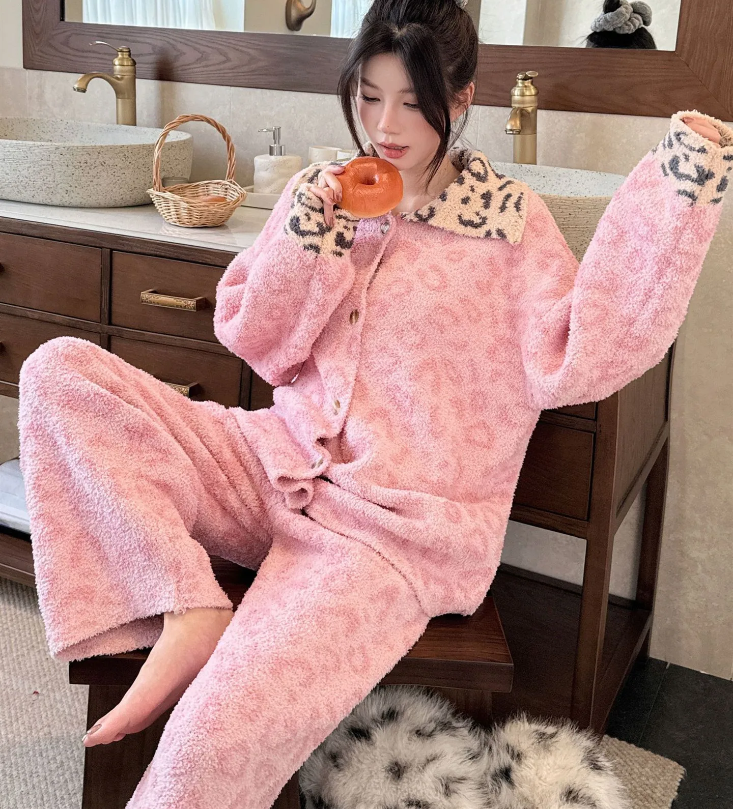 Leopard Print Pajamas Set Women Autumn Winter Coral Fleece Thick Pajamas Lapel Collar Loose Two Piece Homewear