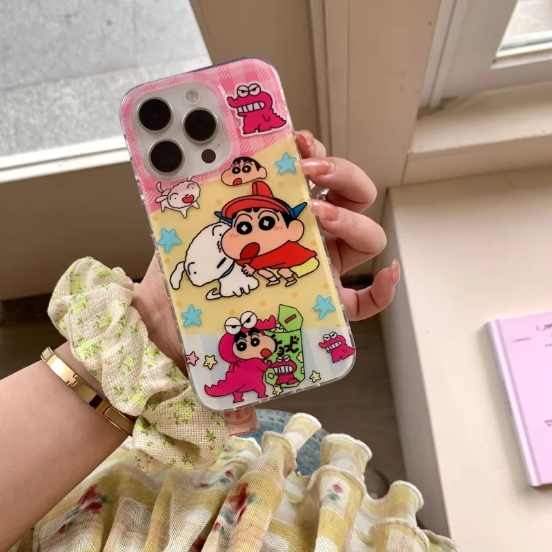 

Cute Cartoon Crayon Shin-chan dinosaur Pink lattice Phone Case For iPhone 13 14 15 16 Pro Max Lovely Star Shin-chan Back Cover﻿