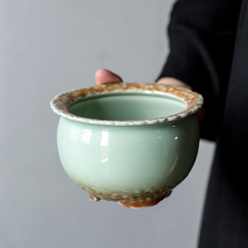 Three-Legged Ceramic Tea Wash, Gradual Green Carved Petals, Jianshui, Small Tea Residue, Chinese Style Gift